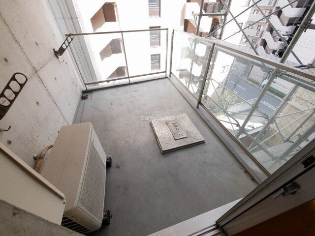 物件内観写真9　(お洗濯にも便利なバルコニー付き)