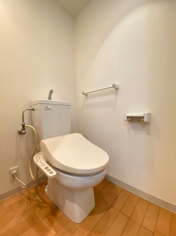 物件内観写真10　(コンパクトで使いやすいトイレです)