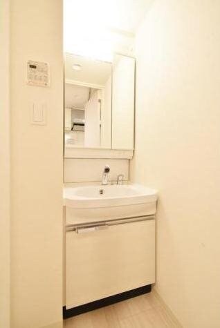 物件内観写真11　(スペースが確保できる洗面所です)