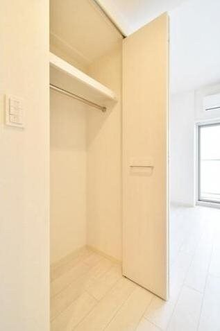 物件内観写真14　(便利な収納スペースです)