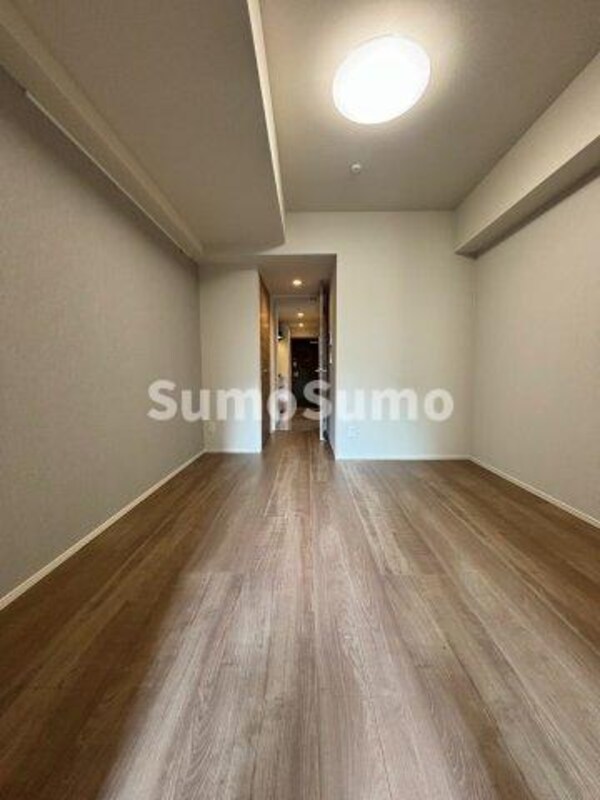寝室(落ち着いて過ごせるお部屋なので、寝室にいかがでしょうか)