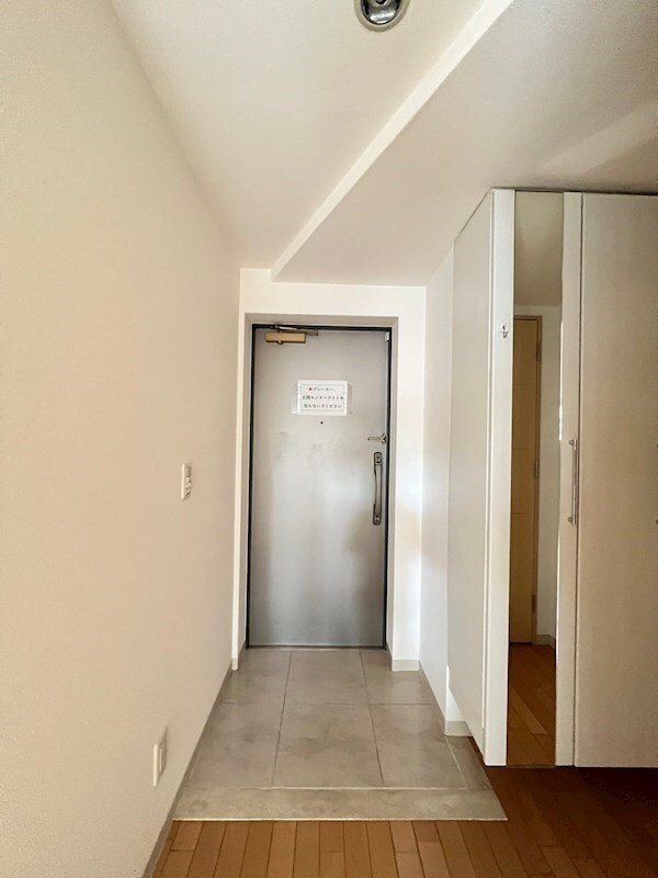 物件内観写真5　(玄関です)