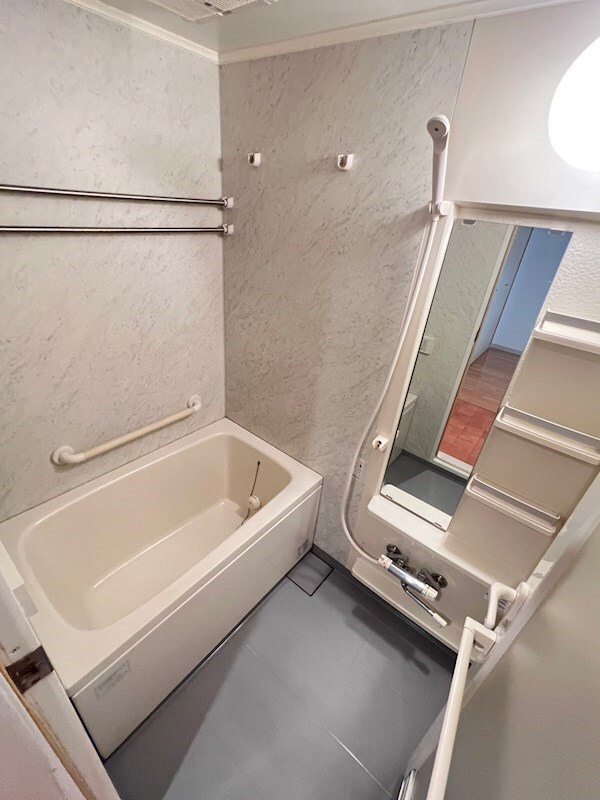 物件内観写真7　(お風呂で日々の疲れを落としましょう)