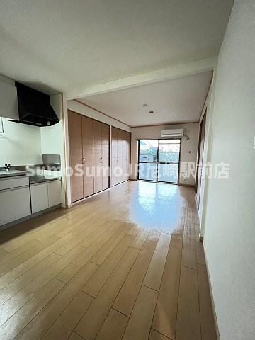 物件内観写真5　(使いやすい居間です)