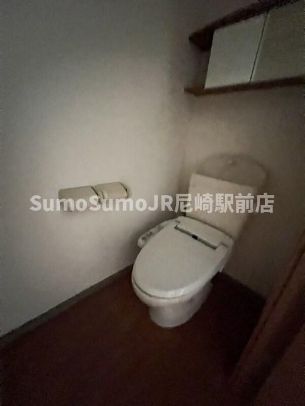 トイレ(落ち着いた色調のトイレです)