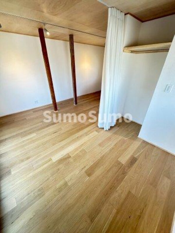 寝室(使い勝手のいい寝室です)