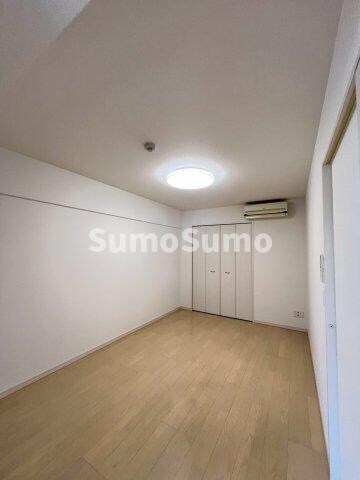 物件内観写真19　(ゆったりとした居間です)