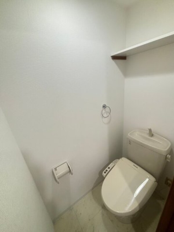 トイレ(シンプルで使いやすいトイレです)