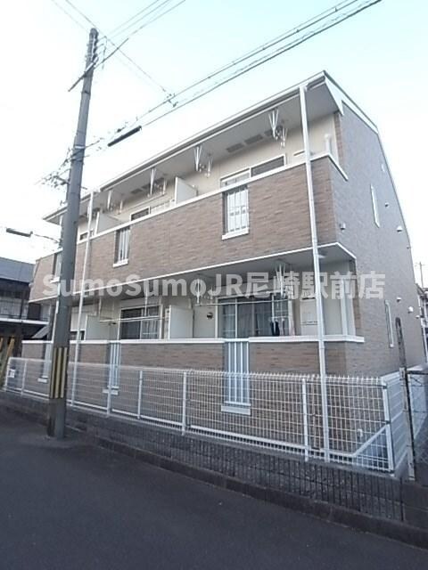 物件外観写真1　(外観もきれいです)