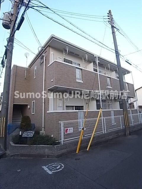 物件外観写真3　(きれいな外観です)