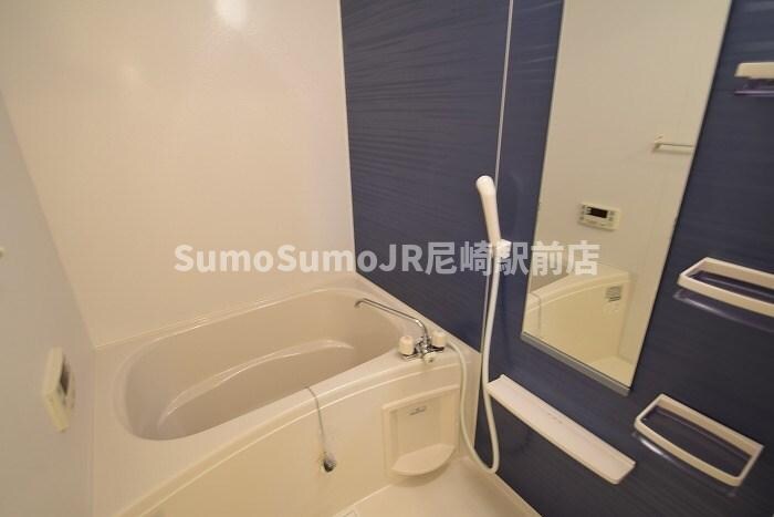 物件内観写真8　(コンパクトで使いやすいお風呂です)