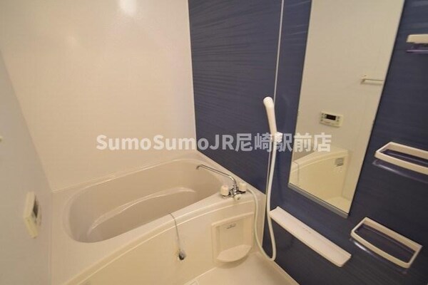 浴室(コンパクトで使いやすいお風呂です)