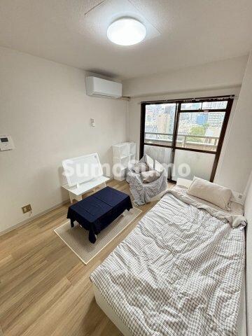 物件内観写真5　(ゆったりとしたリビングです)