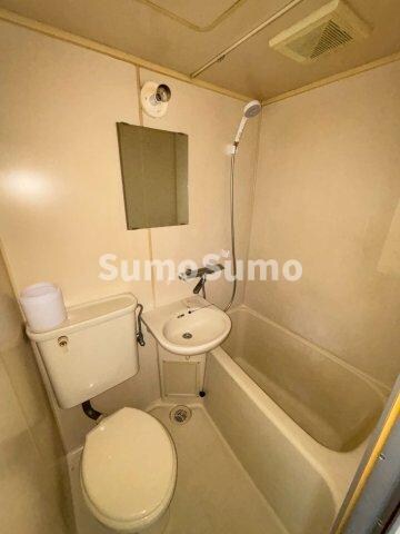 物件内観写真8　(日々の疲れを癒すお風呂付です)