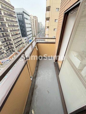 物件内観写真9　(バルコニーからの眺めを楽しみながら食事をしませんか)