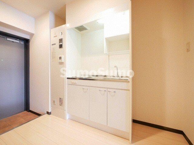 物件内観写真9　(コンパクトなキッチンで掃除もラクラク)