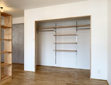 物件内観写真13　(便利な収納スペースです)