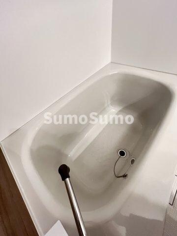 物件内観写真13　(日々の疲れを癒すお風呂付です)