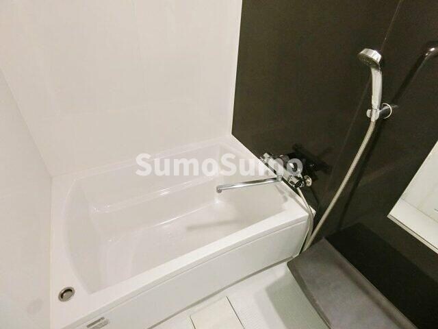 物件内観写真4　(きれいなお風呂です)