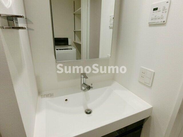 物件内観写真5　(コンパクトで使いやすい洗面所)