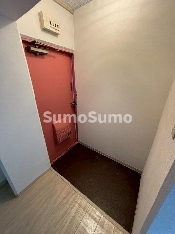 物件内観写真4　(落ち着いた玄関です)