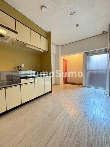 物件内観写真5　(おしゃれなリビングです)