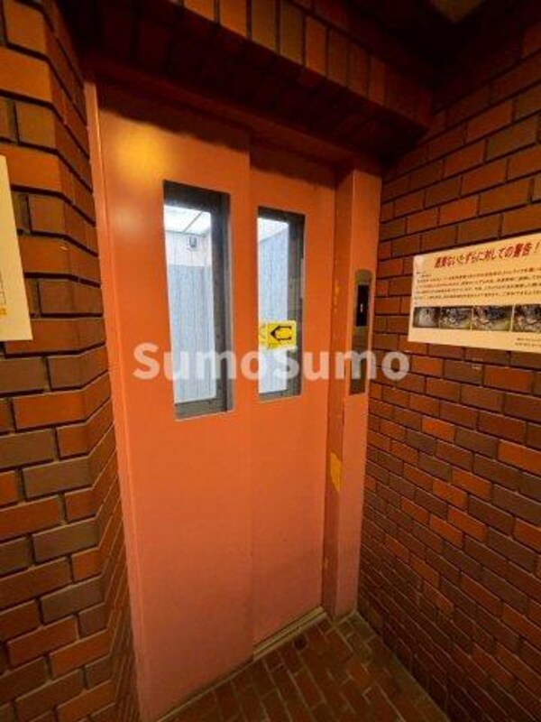 ロビー・ラウンジ(ゆとりのあるロビーです)