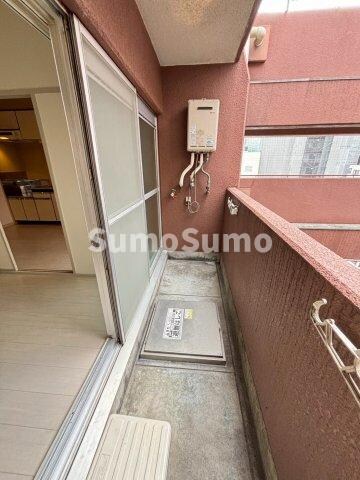 物件内観写真9　(バルコニーからの眺めを楽しみながら食事をしませんか)