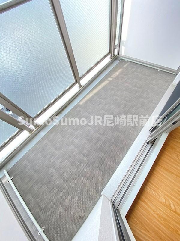 バルコニー(広々としたバルコニーです)