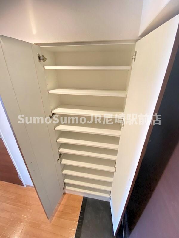 物件内観写真21　(専用の収納スペースです)