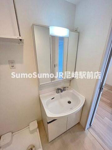 物件内観写真14　(使いやすい独立洗面台です)