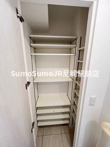 物件内観写真28　(収納スペース豊富です)