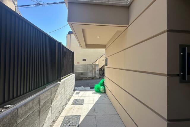 物件外観写真3　( )