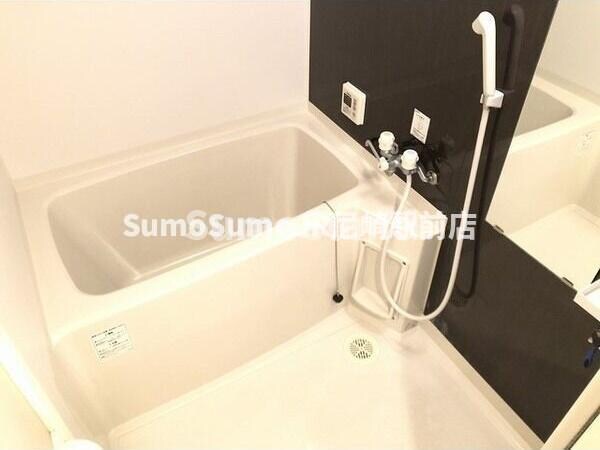 物件内観写真9　(日々の疲れを癒すお風呂付です)