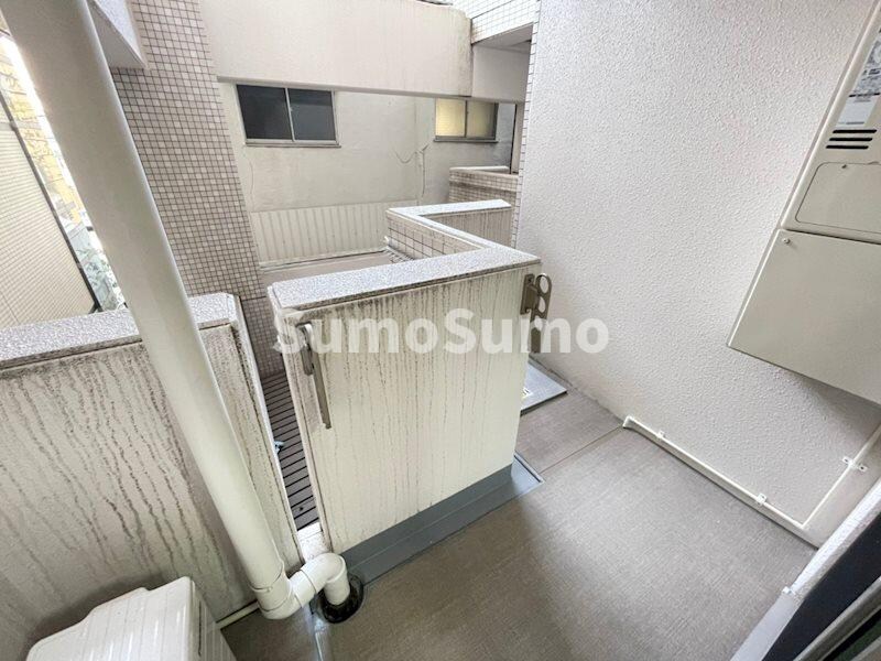 物件内観写真9　(広々としたバルコニーです)