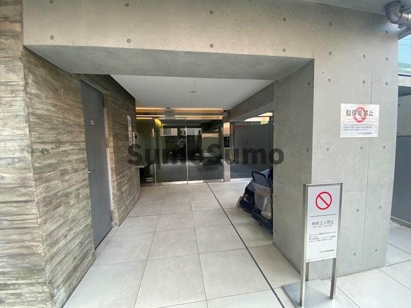 物件外観写真2　(建物の内部です)