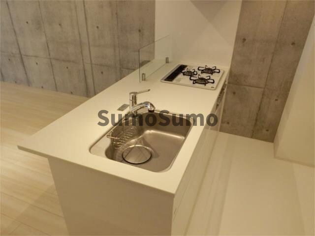 物件内観写真6　(コンパクトなキッチンで掃除もラクラク)