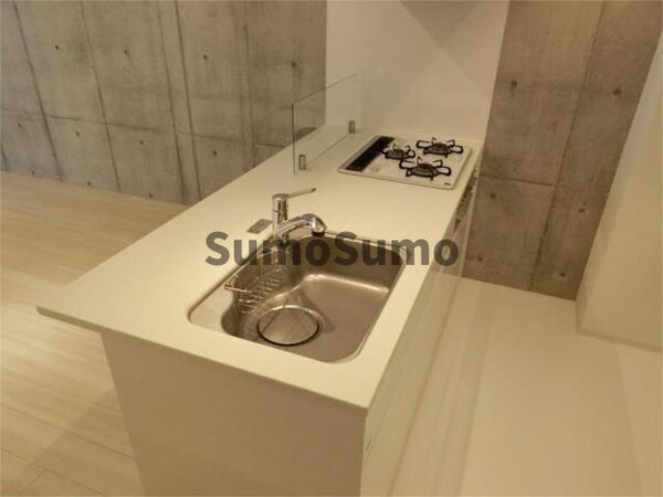 キッチン(コンパクトなキッチンで掃除もラクラク)