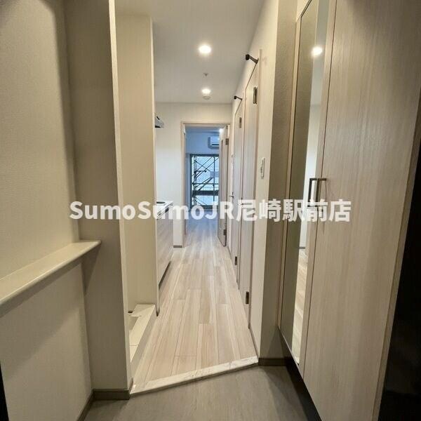 物件内観写真4　(落ち着いた玄関です)