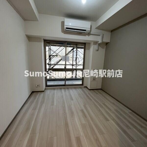 物件内観写真5　(リビングです)