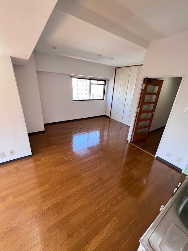 物件内観写真5　(ゆったり過ごせる居間です)