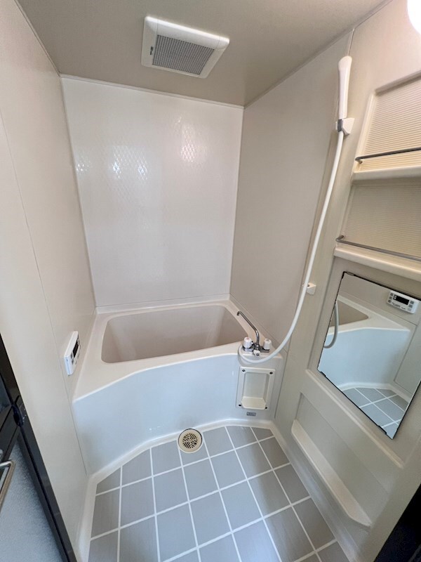 物件内観写真8　(きれいなお風呂です)