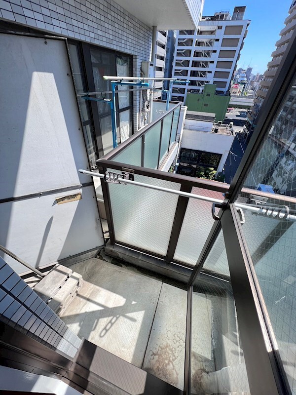 物件内観写真9　(バルコニーがあります)