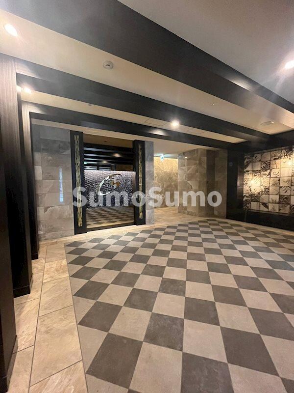 物件外観写真3　(ゆとりのあるロビーです)