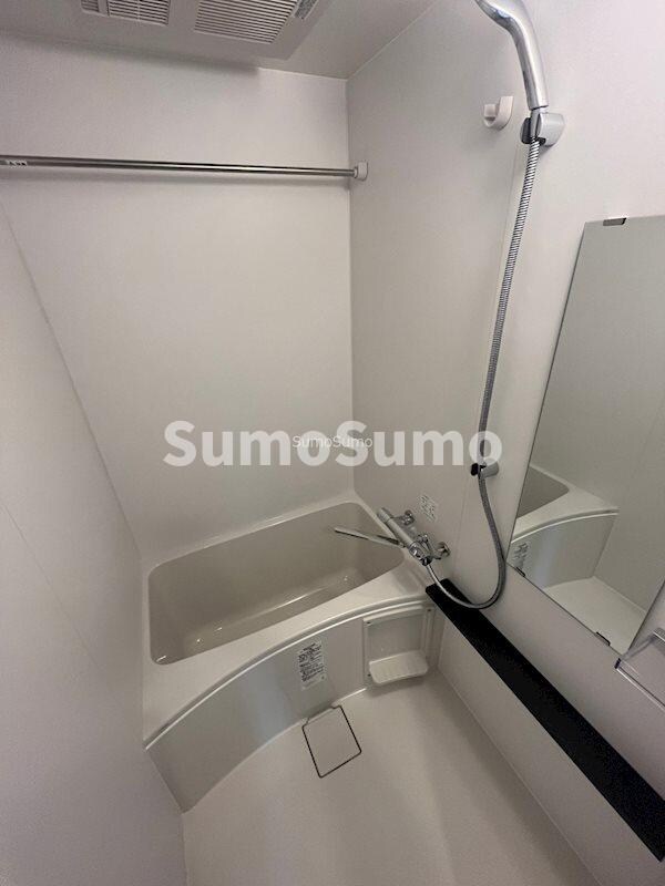 物件内観写真9　(日々の疲れを癒すお風呂付です)