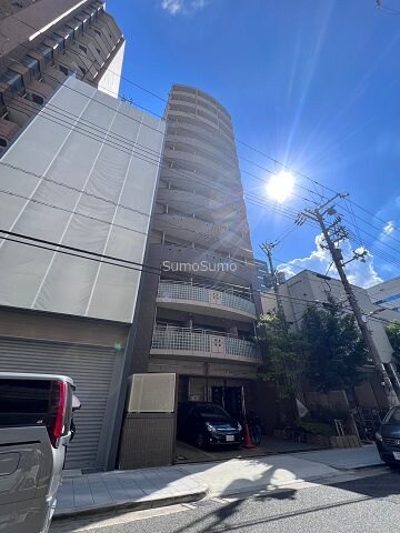 物件外観写真1　(落ち着いた雰囲気の外観です)