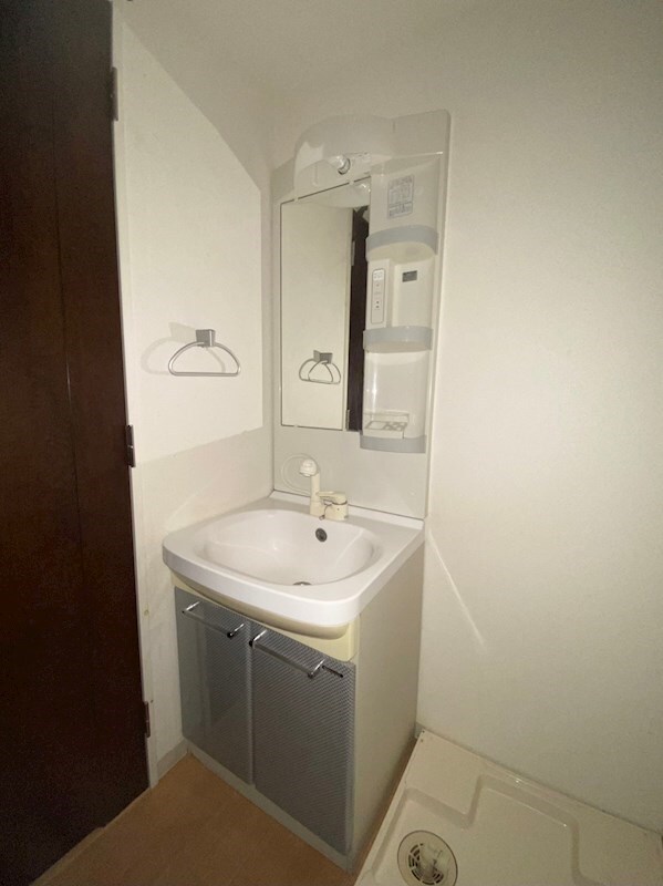 物件内観写真12　(スペースが確保できる洗面所です)