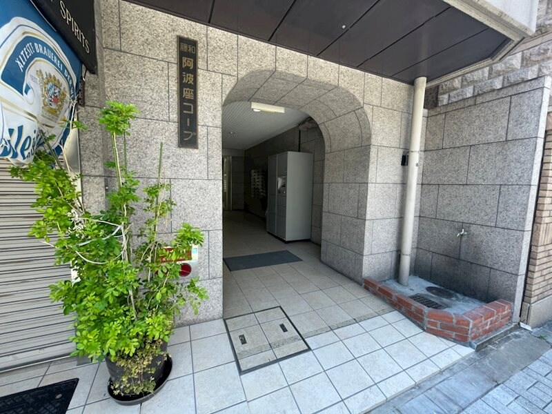 物件外観写真2　(エントランスです)