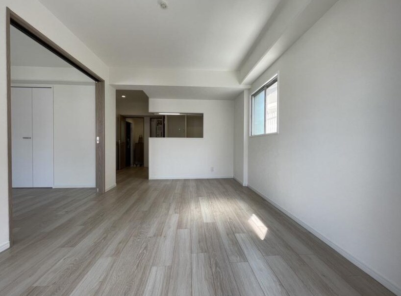 物件内観写真5　(使いやすい居間です)