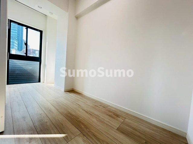 物件内観写真7　(こちらの居間で趣味の時間をお楽しみください)